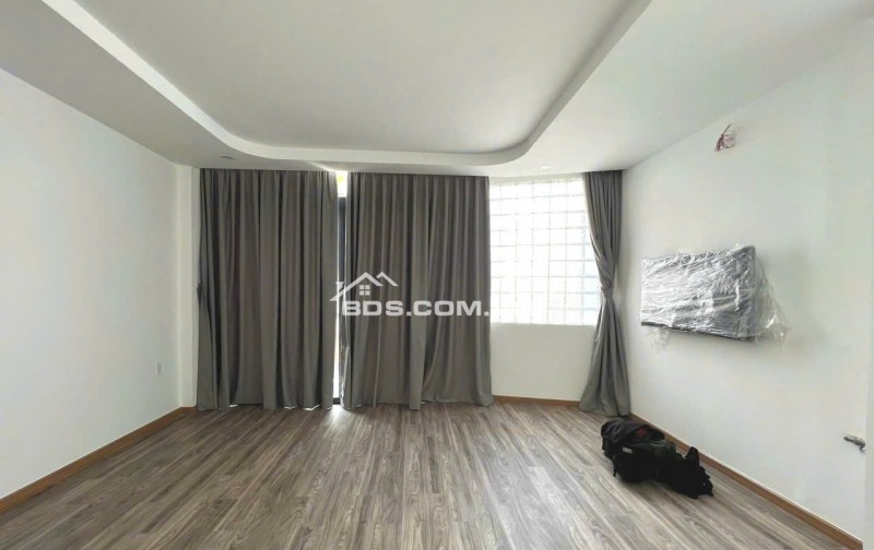Nhà đẹp 4 tầng, Ô tô ngủ trong nhà, Tiếp Giáp Quận 1, 135m2sd Chỉ có 7,6 tỷ. Đường Bừi Hữu Nghĩa, Bình Thạnh, HXH, Chốt nhanh có nhà đón tết.